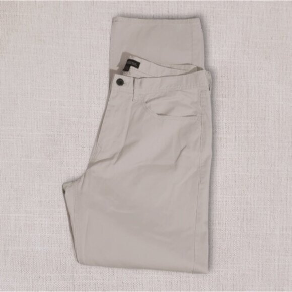 Banana Republic Straight Fit Stone Wash Vintage Style Chino Pants - Picture 11 of 11